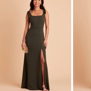 ALEX CONVERTIBLE DRESS

CREPE OLIVE